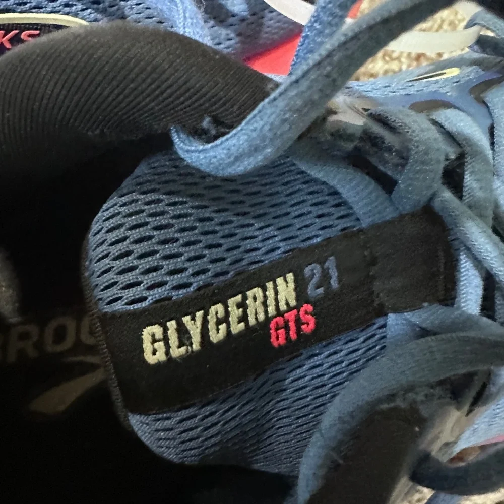 Brooks these shoes